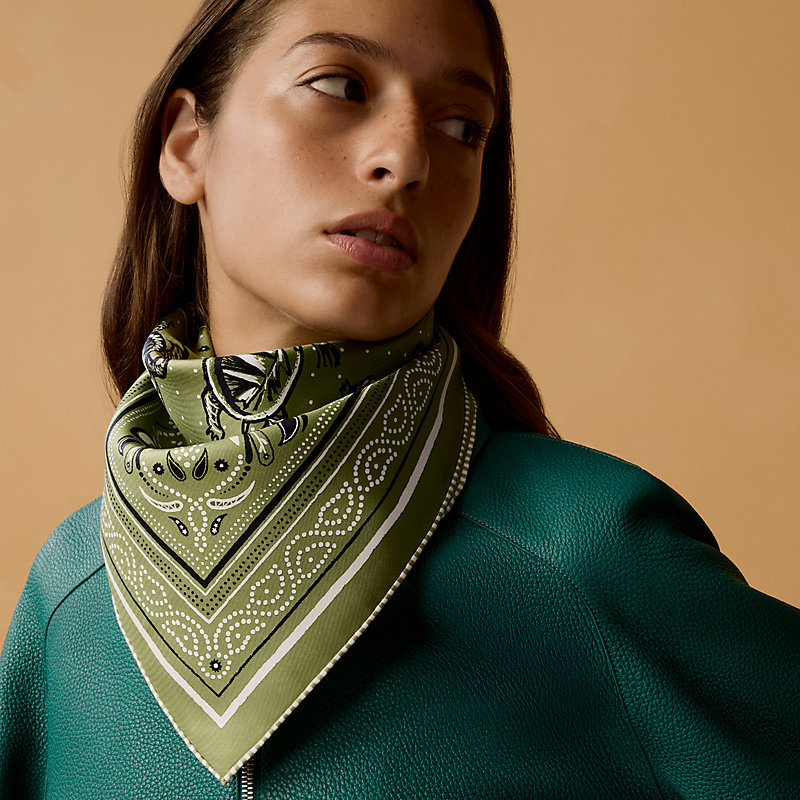Bandana 55 Les Tortues | Hermès Brasil